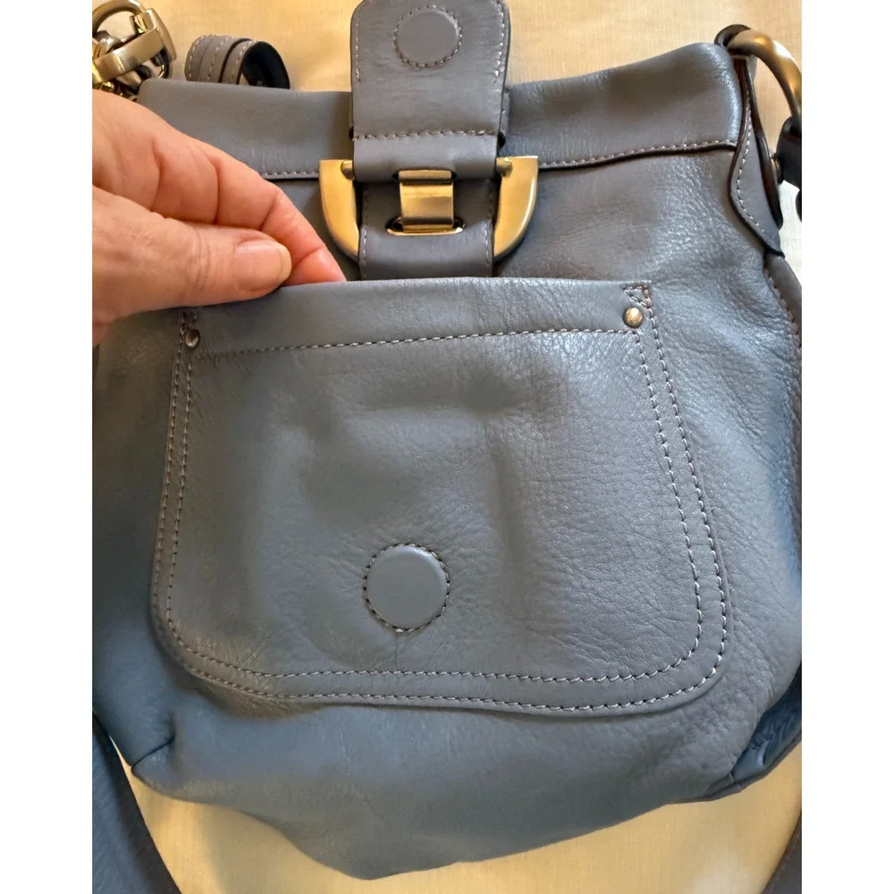 B Makowski Purse Blue Leather Crossbody Silver Hardware Pockets Zip Close Classi